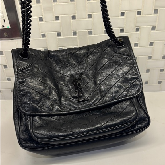 Saint Laurent Handbags - Saint Laurent Black Leather Quilted Chain Shoulder Bag